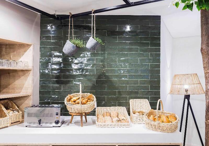 Отель Ibis Styles Lisboa Centro Marques De Pombal