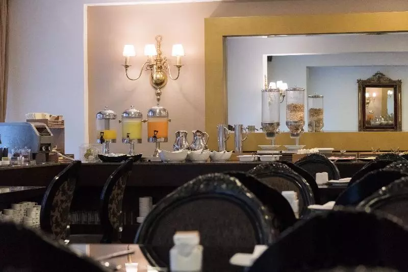 فندق Jose Antonio