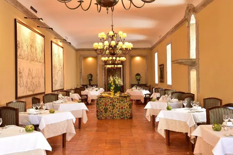 هتل Pousada Castelo De Palmela