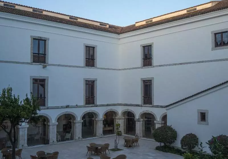 هتل Pousada Castelo De Palmela