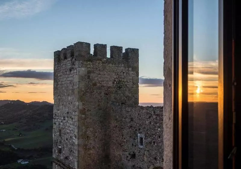 هتل Pousada Castelo De Palmela