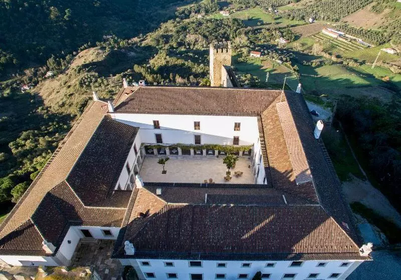 هتل Pousada Castelo De Palmela
