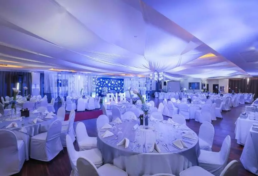 فندق The Apo View