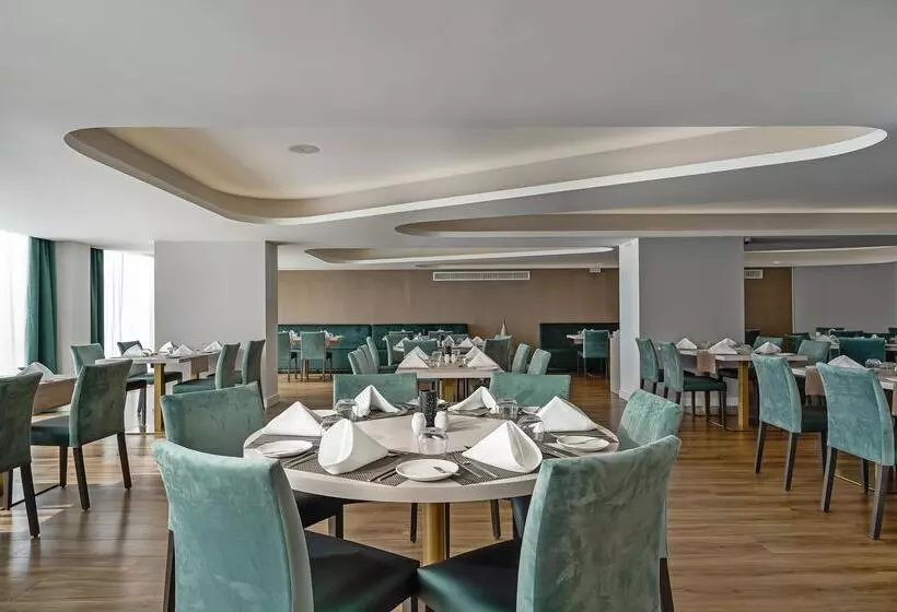 Jupiter Albufeira Hotel - Family & Fun