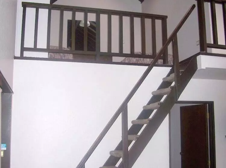 Motelli Alcala Motor Lodge