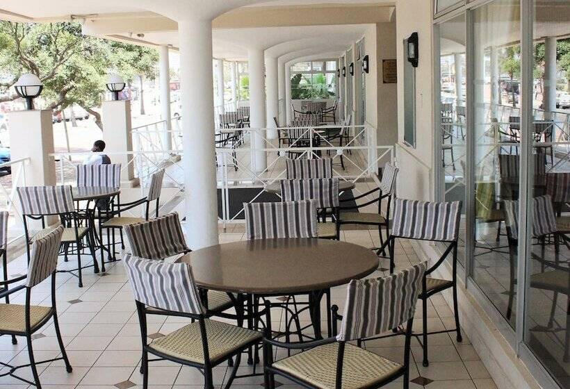 בית מלון כפרי The Balmoral Halaal