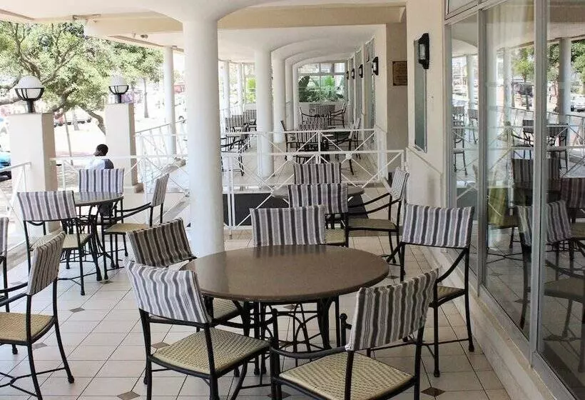 בית מלון כפרי The Balmoral   Halaal