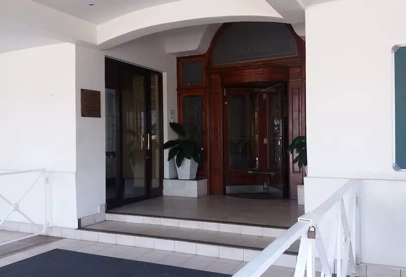 בית מלון כפרי The Balmoral   Halaal