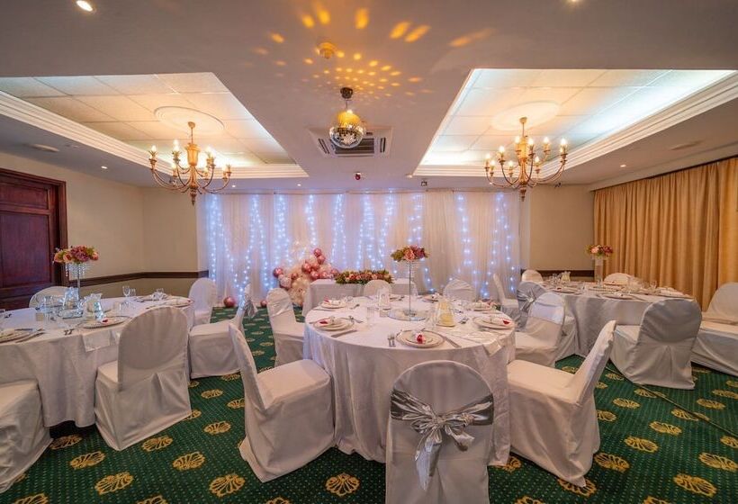 בית מלון כפרי The Balmoral Halaal