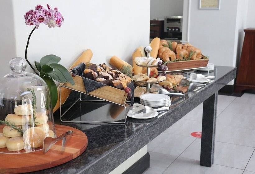 בית מלון כפרי The Balmoral Halaal