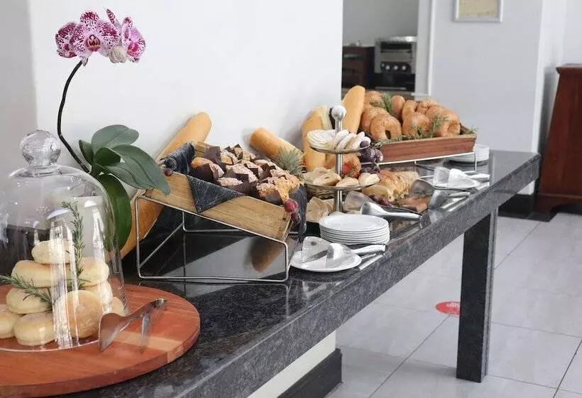 בית מלון כפרי The Balmoral   Halaal