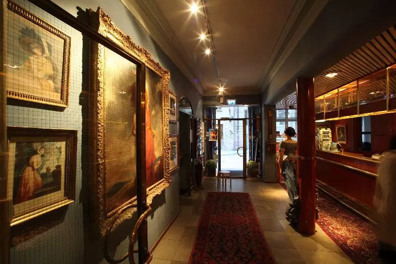 فندق Lady Hamilton