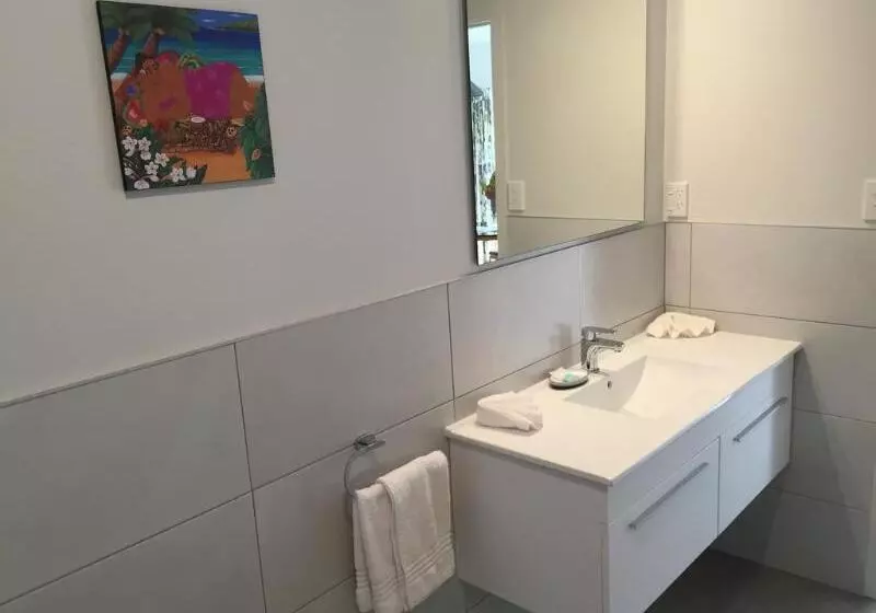 Lagoon Breeze Villas