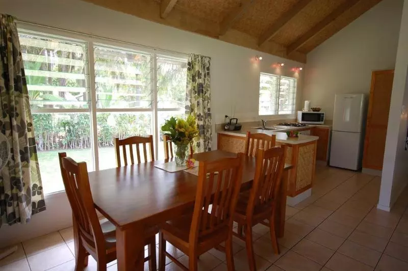 Lagoon Breeze Villas