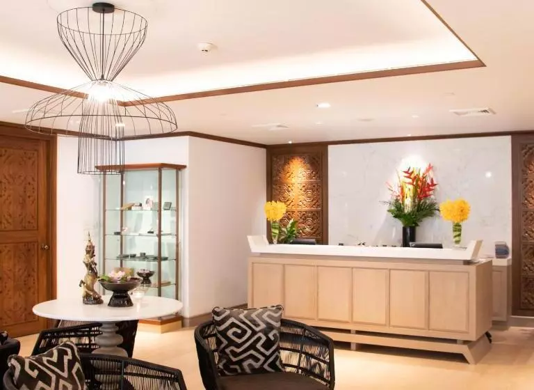 호텔 Anantara Riverside Bangkok Resort