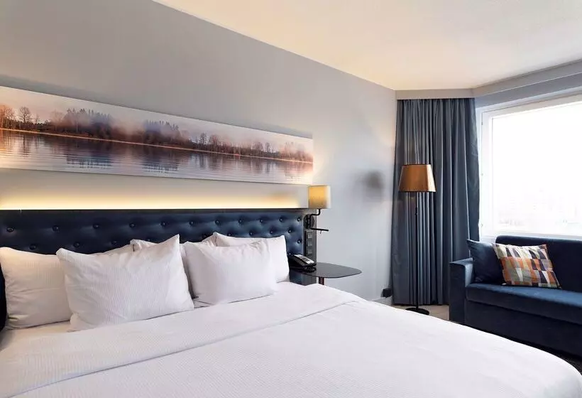 בית מלון כפרי Hilton Helsinki Strand