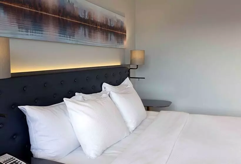 בית מלון כפרי Hilton Helsinki Strand