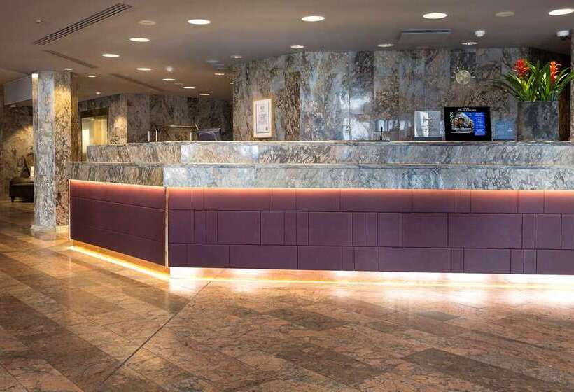 Hotelli Hilton Helsinki Strand