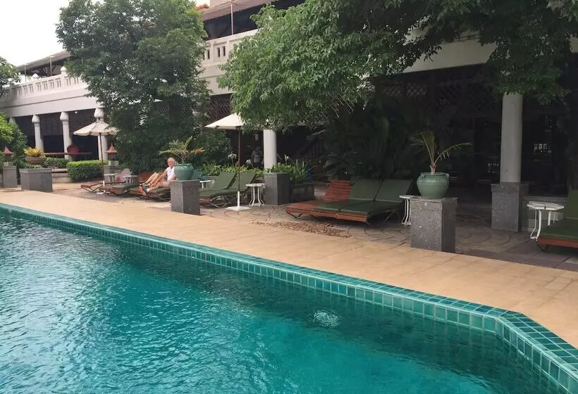 Hotelli Indra Regent