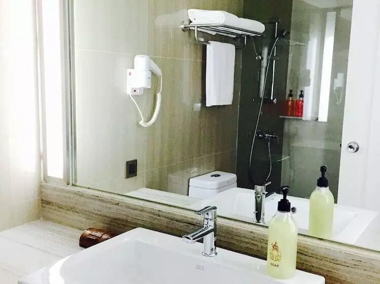 Hotelli Indra Regent