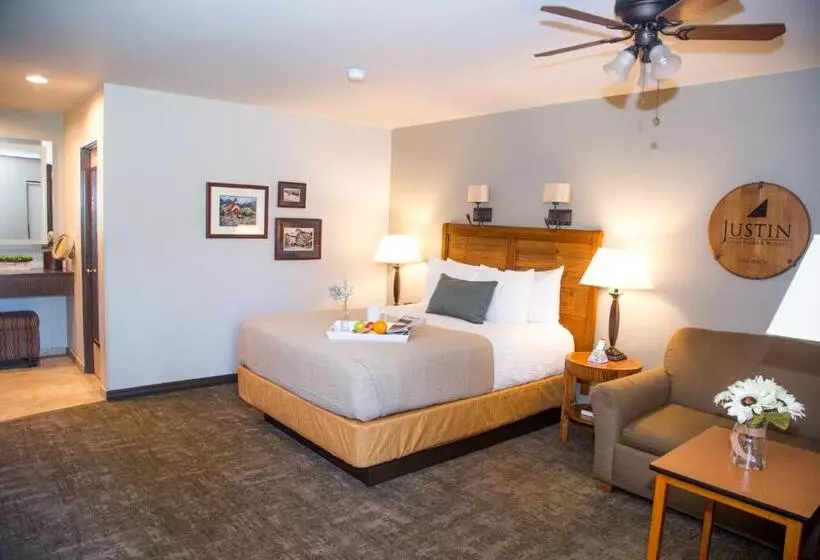 בית מלון כפרי Adelaide Inn