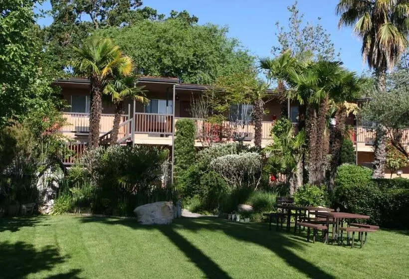 בית מלון כפרי Adelaide Inn