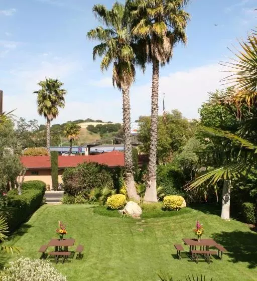 בית מלון כפרי Adelaide Inn