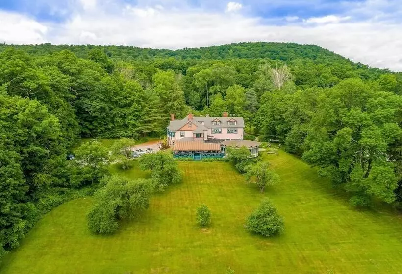 Hotel Apple Tree Inn