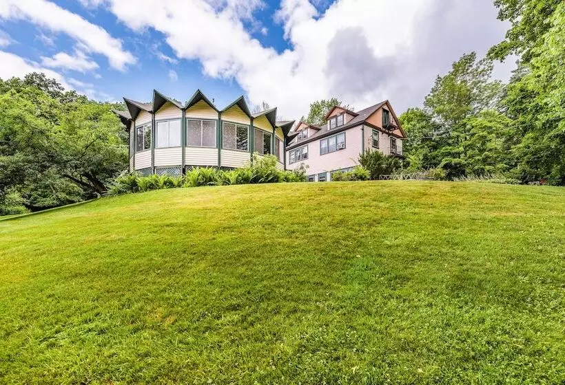 Hotel Apple Tree Inn