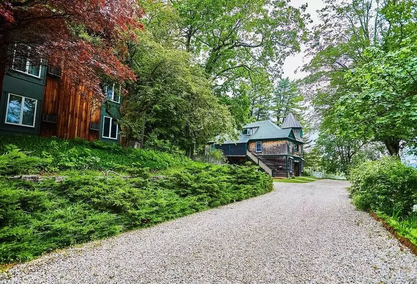 Hotel Apple Tree Inn