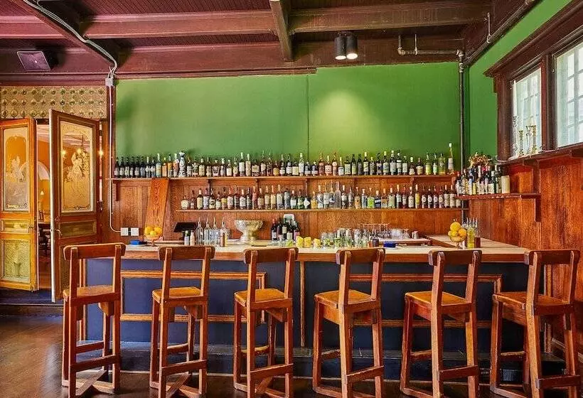 Hotel Apple Tree Inn