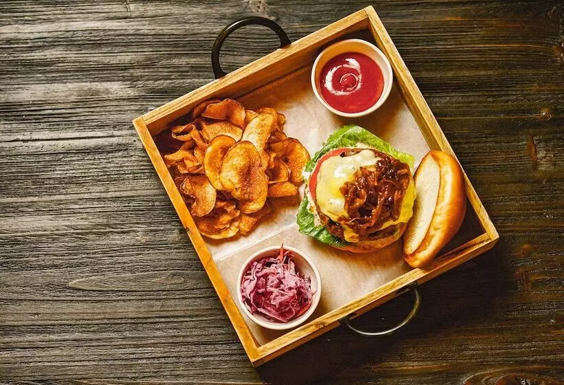 Hotel Apple Tree Inn