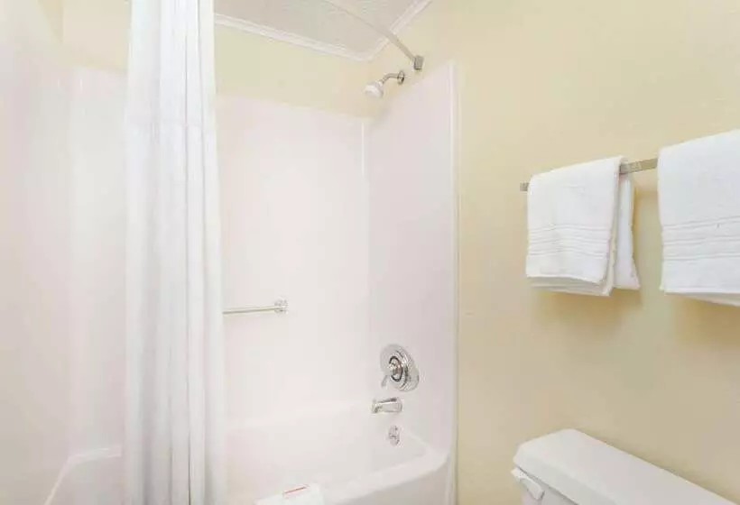 فندق Days Inn By Wyndham Dover Downtown