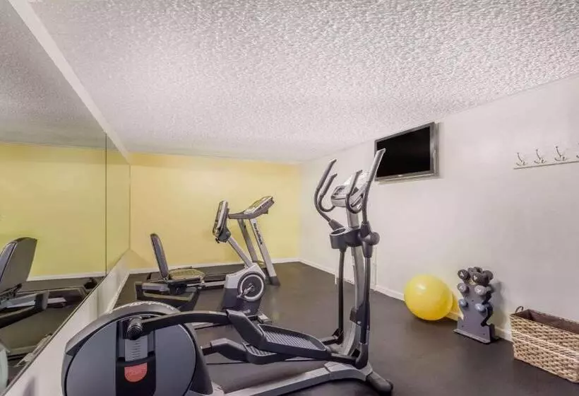 فندق Days Inn By Wyndham Dover Downtown