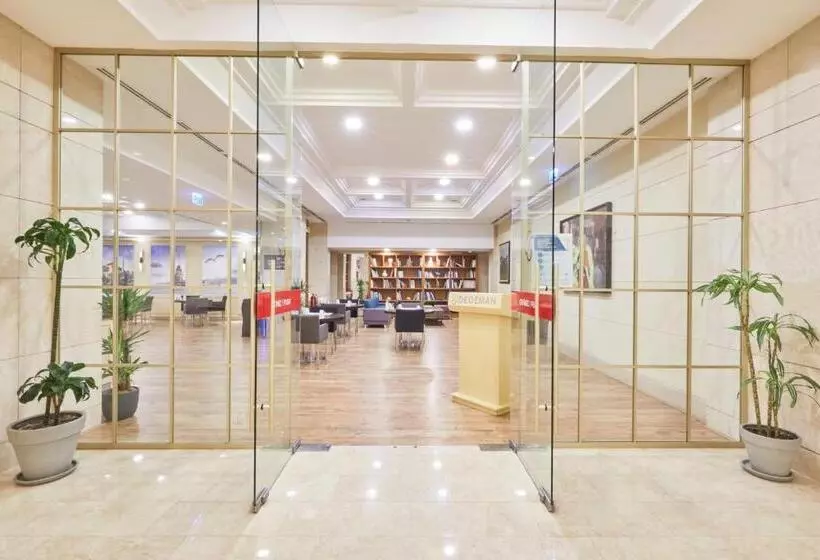 ホテル Dedeman Istanbul