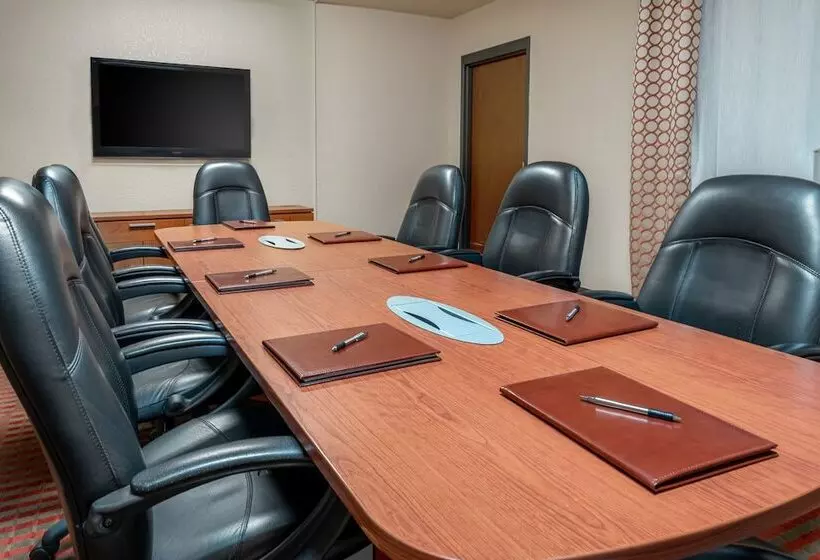 Grand Williston Hotel And Conference Center