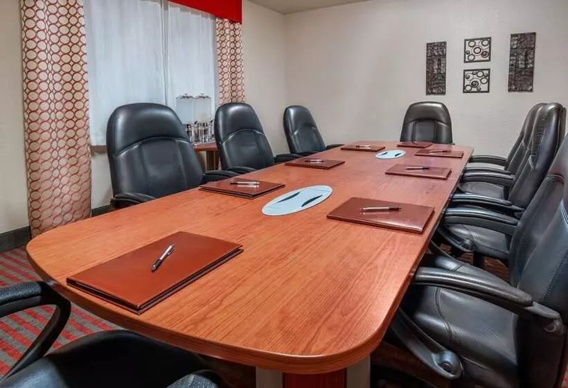 Grand Williston Hotel And Conference Center