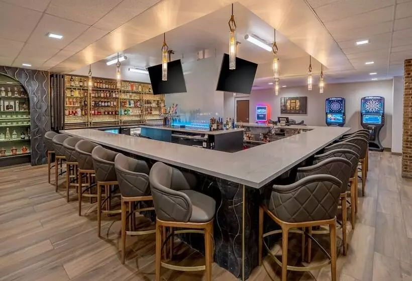 Grand Williston Hotel And Conference Center