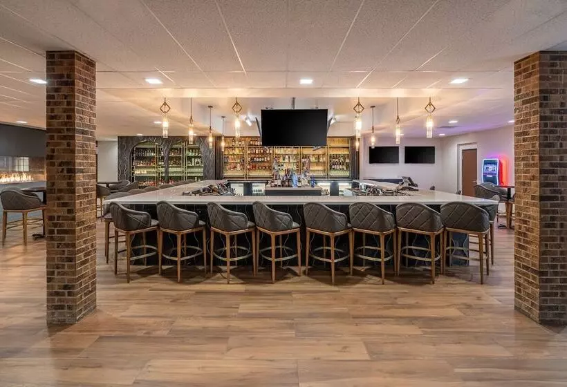 Grand Williston Hotel And Conference Center