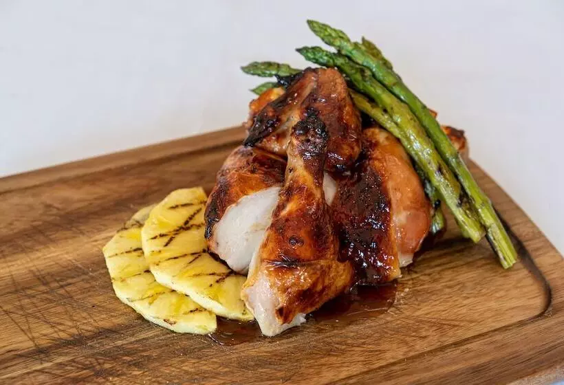 Grand Williston Hotel And Conference Center