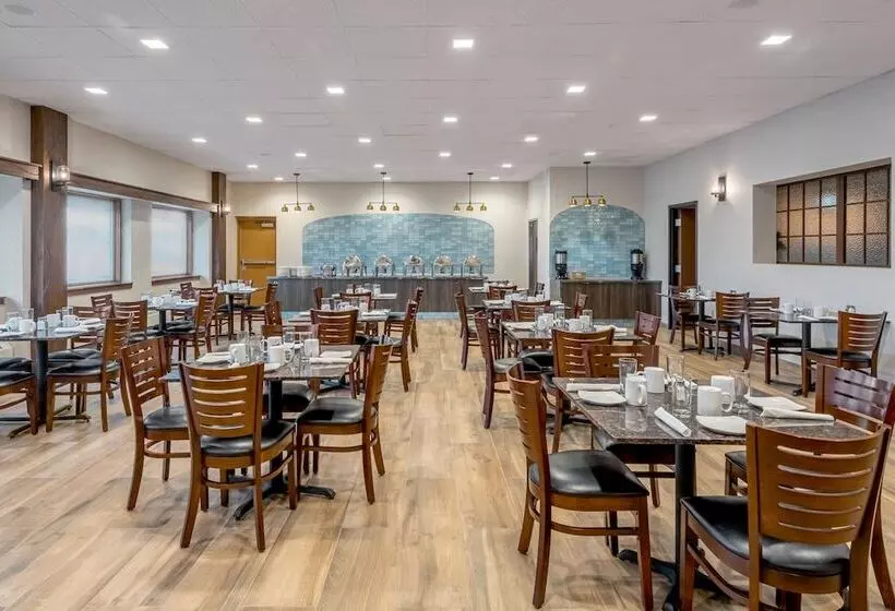 Grand Williston Hotel And Conference Center