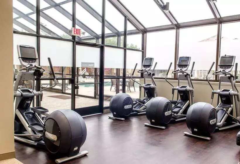 فندق Hilton Arlington