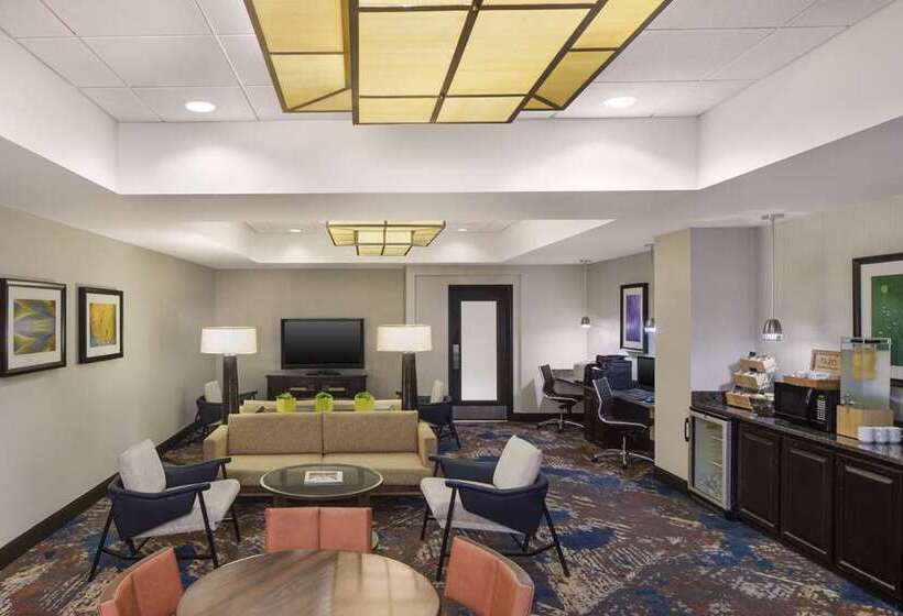 هتل Hilton Arlington