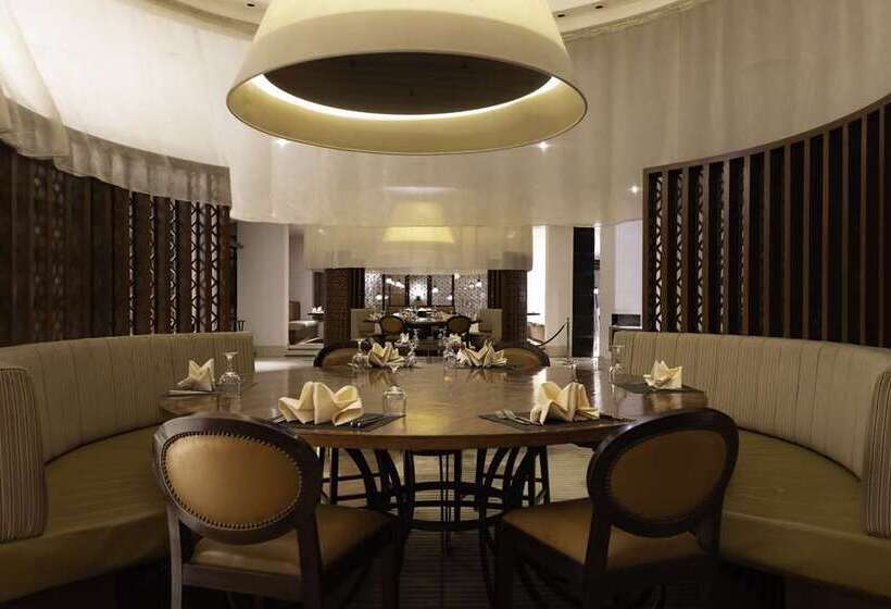 هتل Hilton Luxor Resort & Spa