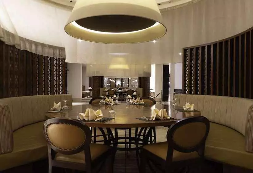 هتل Hilton Luxor Resort & Spa