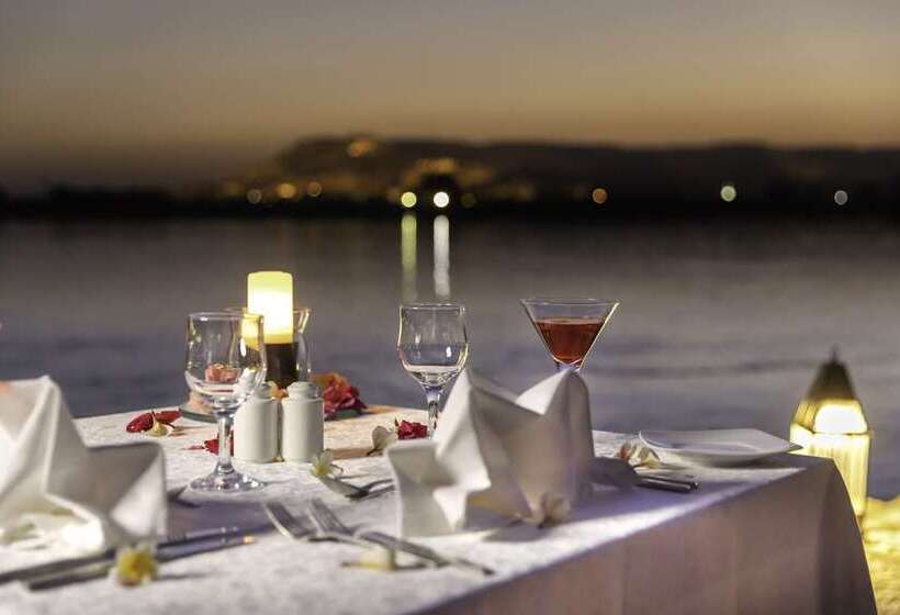 هتل Hilton Luxor Resort & Spa