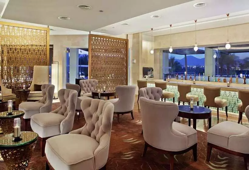 هتل Hilton Luxor Resort & Spa