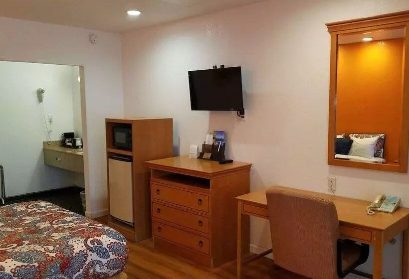 בית מלון כפרי Rodeway Inn Alamedaoakland