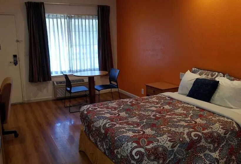 בית מלון כפרי Rodeway Inn Alamedaoakland