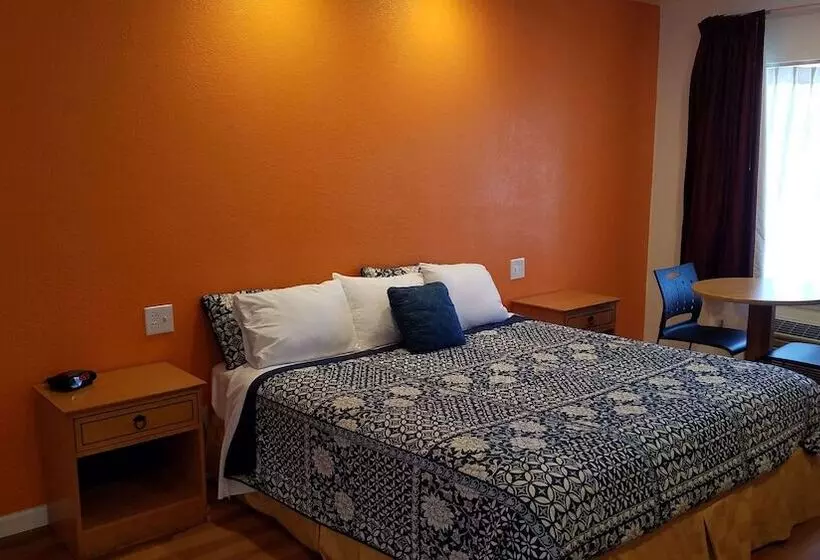 בית מלון כפרי Rodeway Inn Alamedaoakland